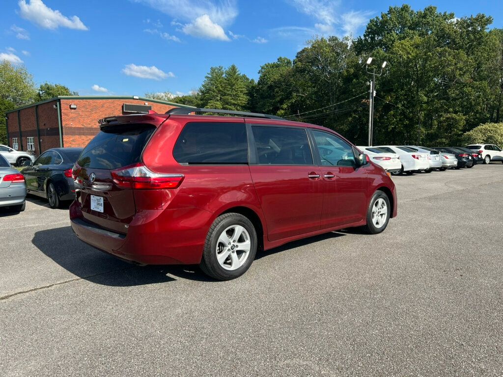 2020 Toyota Sienna XLE FWD 8-Passenger - 22619355 - 2