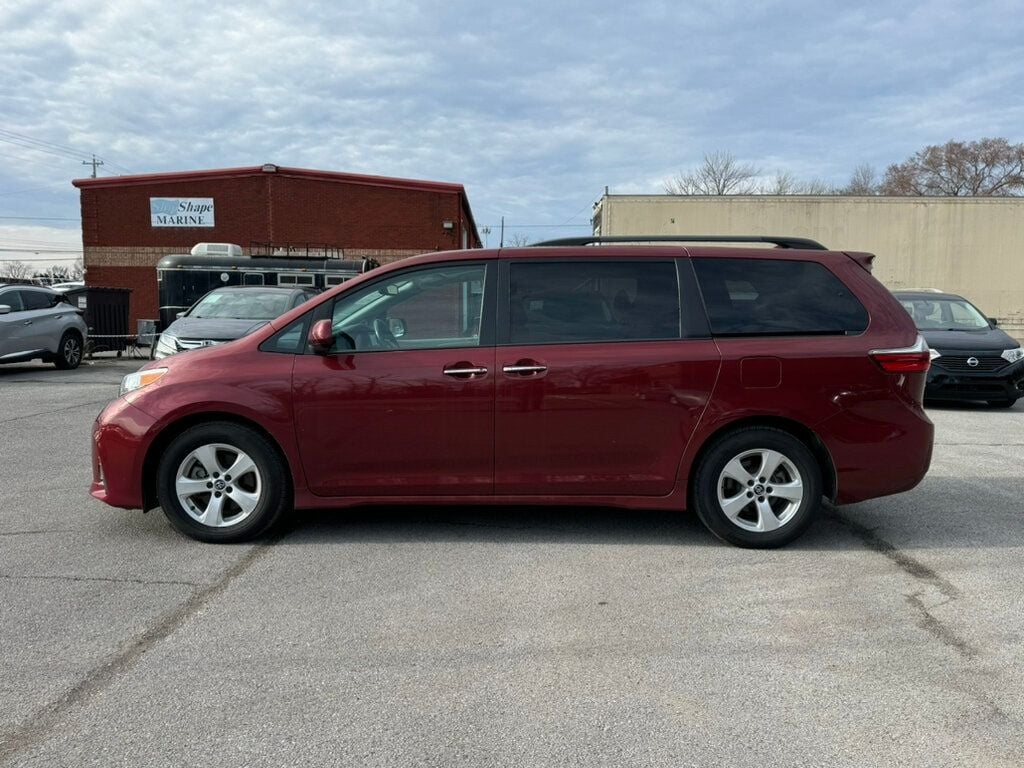 2020 Toyota Sienna XLE FWD 8-Passenger - 22773899 - 2