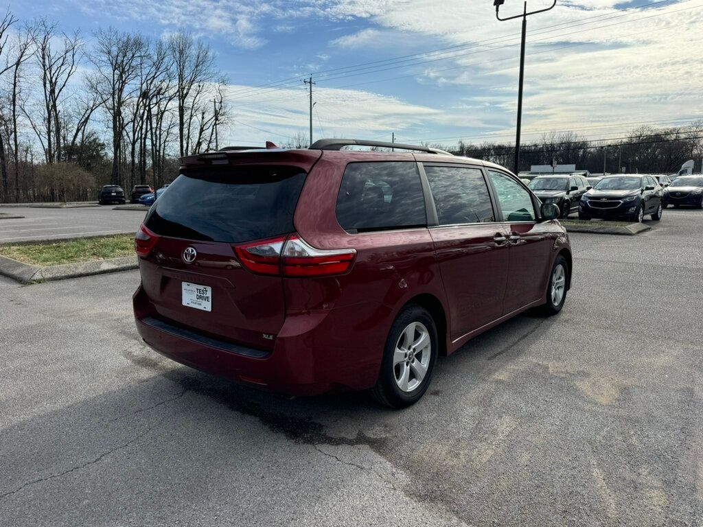 2020 Toyota Sienna XLE FWD 8-Passenger - 22773899 - 7