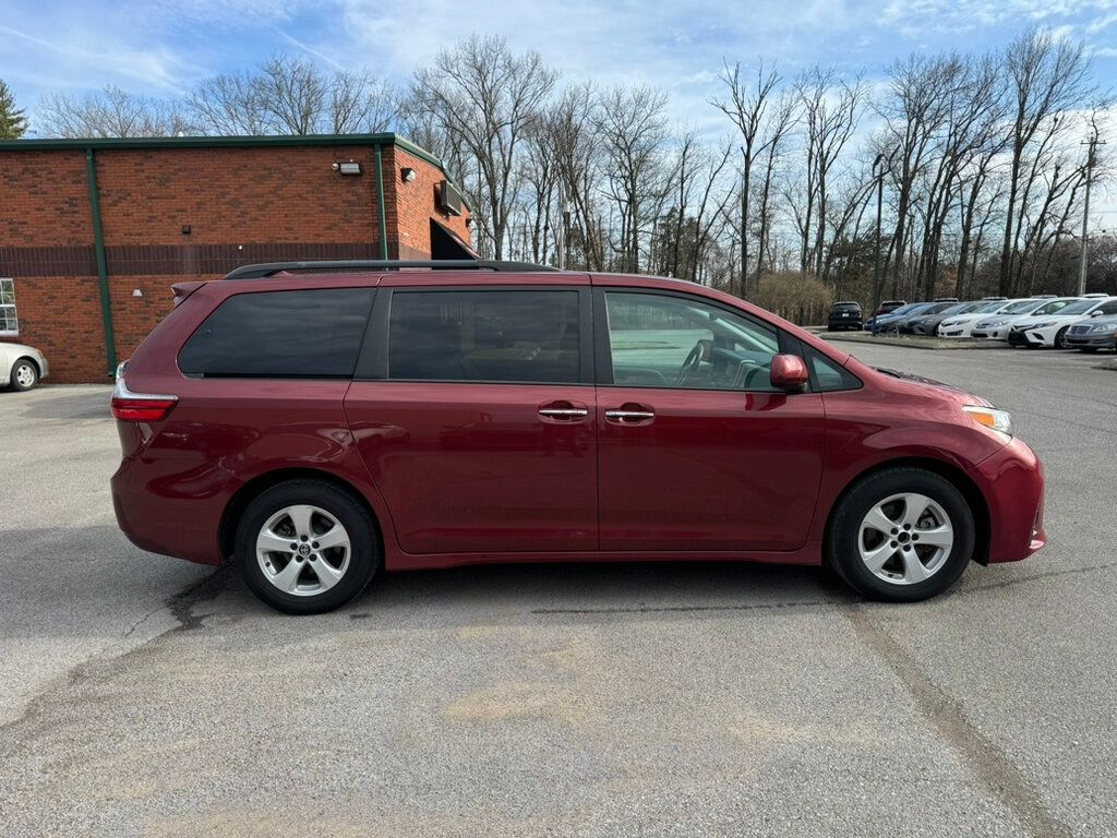 2020 Toyota Sienna XLE FWD 8-Passenger - 22773899 - 8