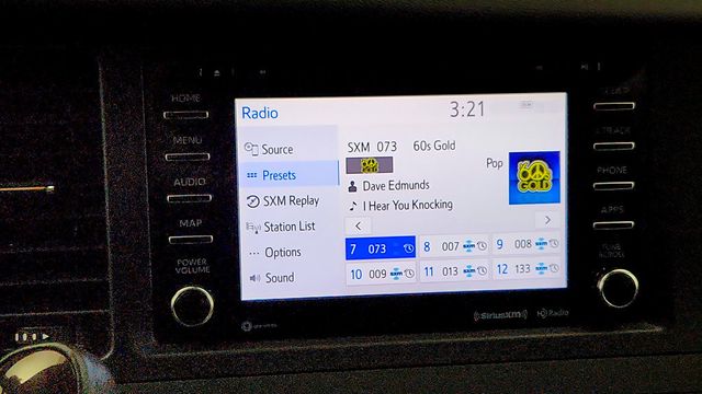 2020 Toyota Sienna XLE FWD 8-Seater - 23013656 - 18