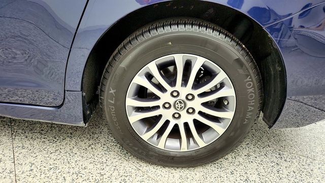 2020 Toyota Sienna XLE FWD 8-Seater - 23013656 - 8