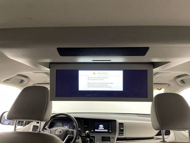 2020 Toyota Sienna XLE Premium AWD 7-Passenger - 23014957 - 19