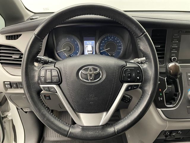 2020 Toyota Sienna XLE Premium AWD 7-Passenger - 23014957 - 21