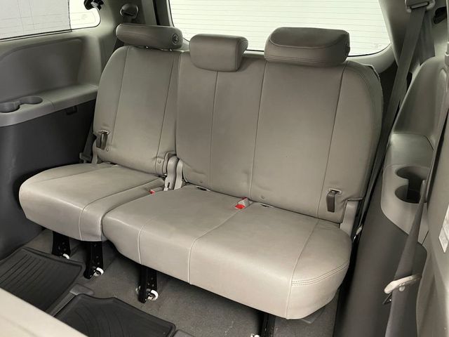 2020 Toyota Sienna XLE Premium AWD 7-Passenger - 23014957 - 35