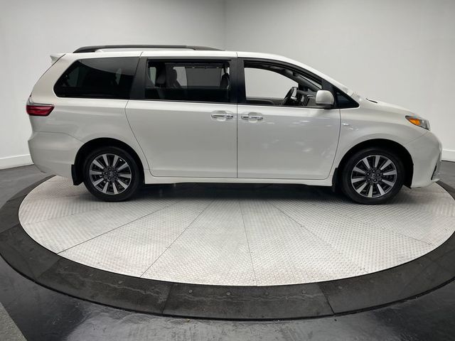 2020 Toyota Sienna XLE Premium AWD 7-Passenger - 23014957 - 3