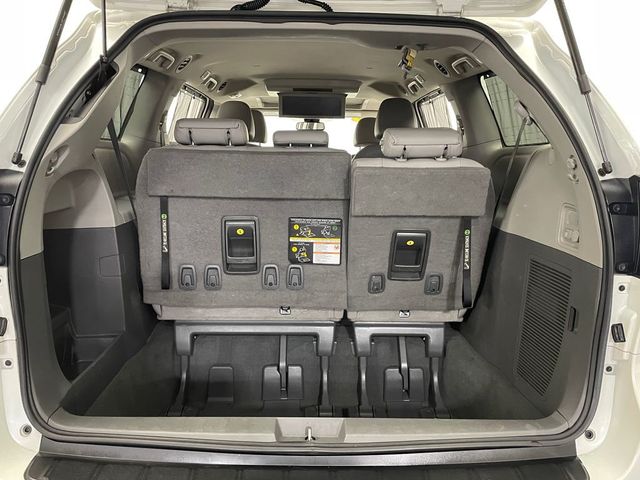 2020 Toyota Sienna XLE Premium AWD 7-Passenger - 23014957 - 39