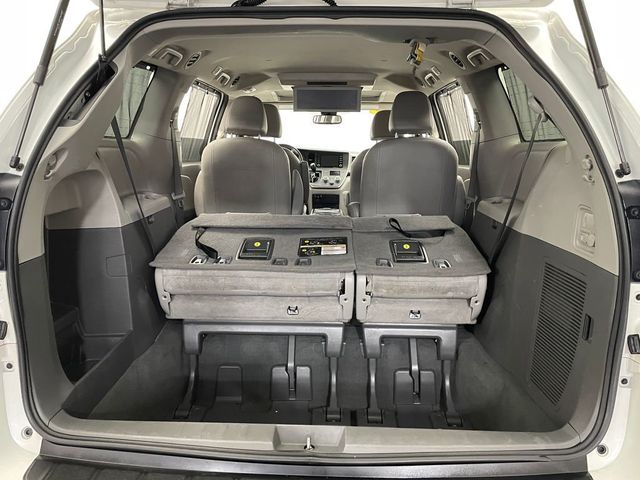 2020 Toyota Sienna XLE Premium AWD 7-Passenger - 23014957 - 40