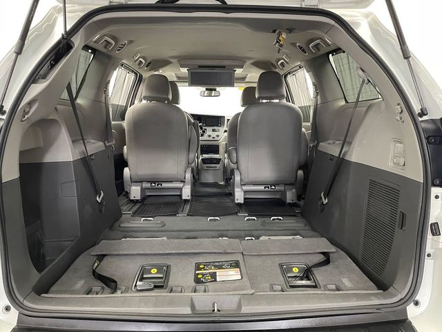 2020 Toyota Sienna XLE Premium AWD 7-Passenger - 23014957 - 41