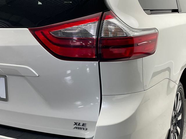 2020 Toyota Sienna XLE Premium AWD 7-Passenger - 23014957 - 44