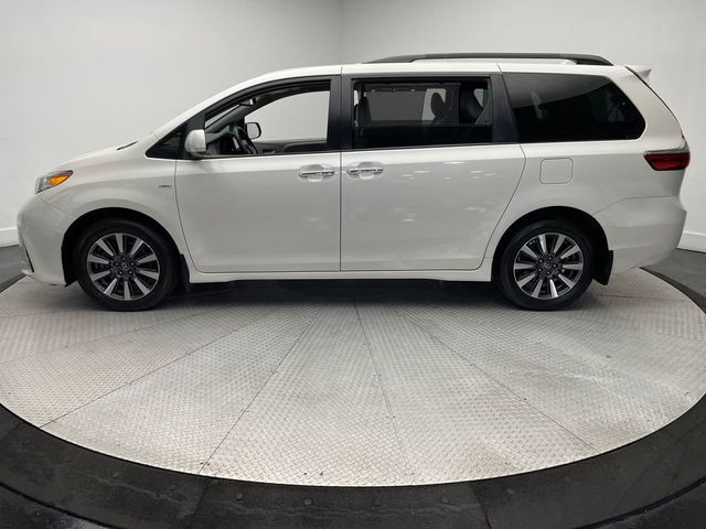2020 Toyota Sienna XLE Premium AWD 7-Passenger - 23014957 - 7