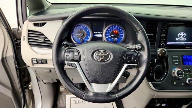 2020 Toyota Sienna XLE Premium AWD 7-Seater - 23035330 - 13