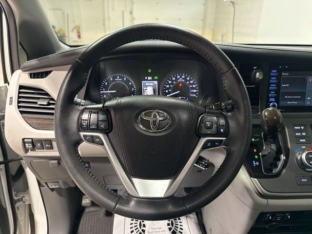 2020 Toyota Sienna XLE Premium FWD 8-Passenger - 22980532 - 10
