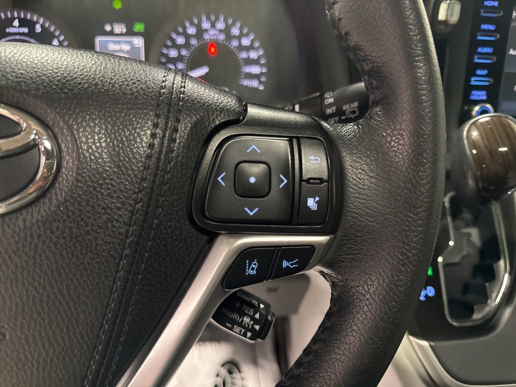 2020 Toyota Sienna XLE Premium FWD 8-Passenger - 22980532 - 11