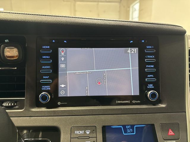 2020 Toyota Sienna XLE Premium FWD 8-Passenger - 22980532 - 19