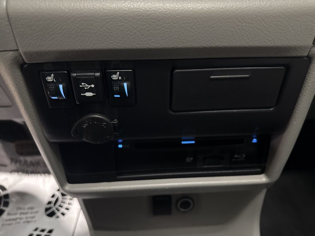 2020 Toyota Sienna XLE Premium FWD 8-Passenger - 22980532 - 23