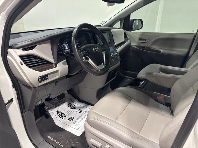 2020 Toyota Sienna XLE Premium FWD 8-Passenger - 22980532 - 30