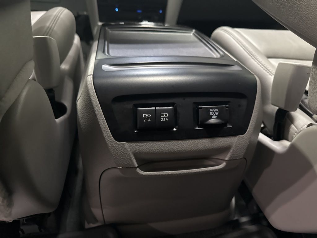 2020 Toyota Sienna XLE Premium FWD 8-Passenger - 22980532 - 39