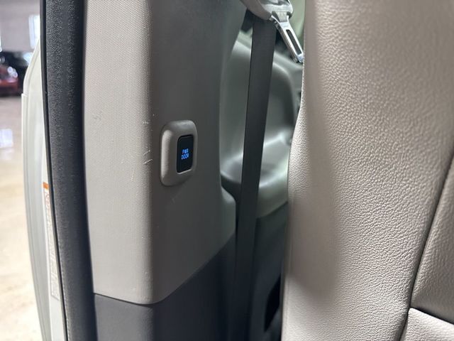 2020 Toyota Sienna XLE Premium FWD 8-Passenger - 22980532 - 44