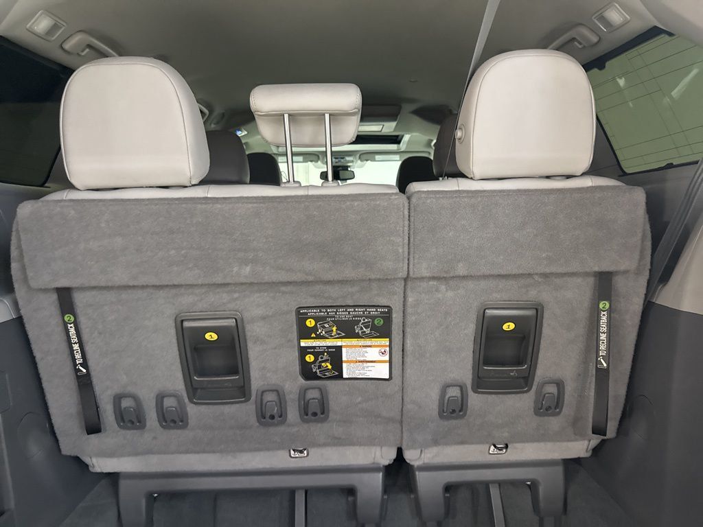 2020 Toyota Sienna XLE Premium FWD 8-Passenger - 22980532 - 47