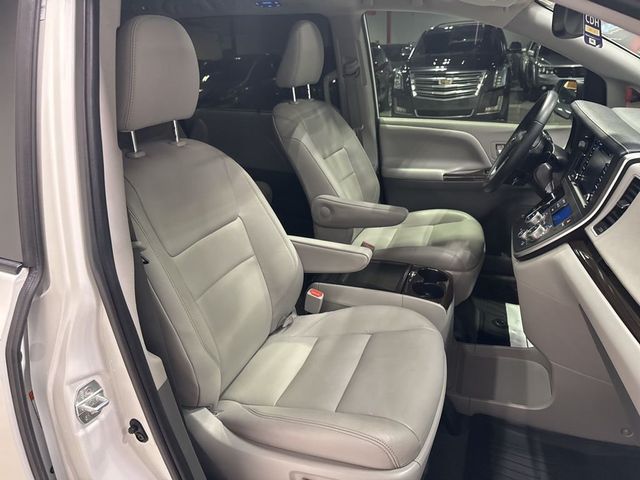 2020 Toyota Sienna XLE Premium FWD 8-Passenger - 22980532 - 56