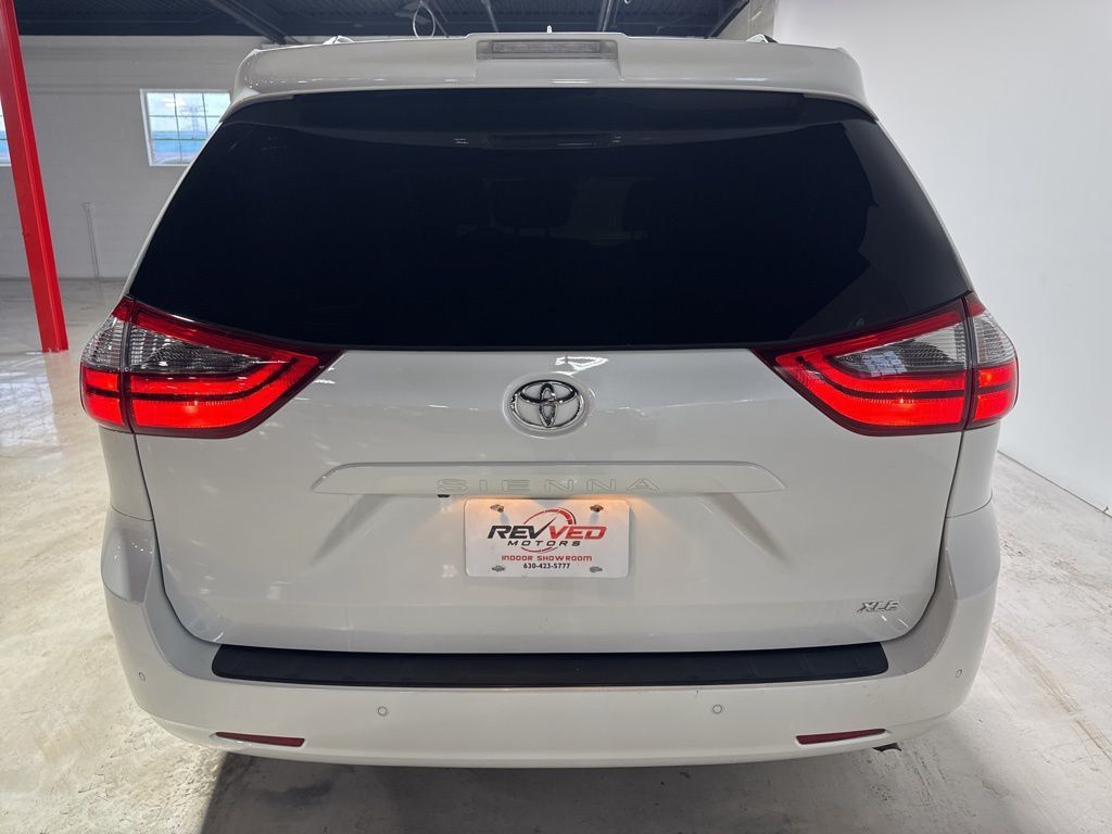 2020 Toyota Sienna XLE Premium FWD 8-Passenger - 22980532 - 5