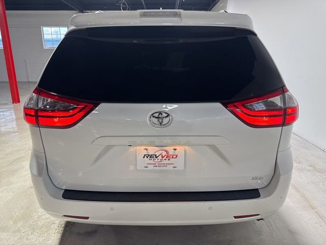 2020 Toyota Sienna XLE Premium FWD 8-Passenger - 22980532 - 5