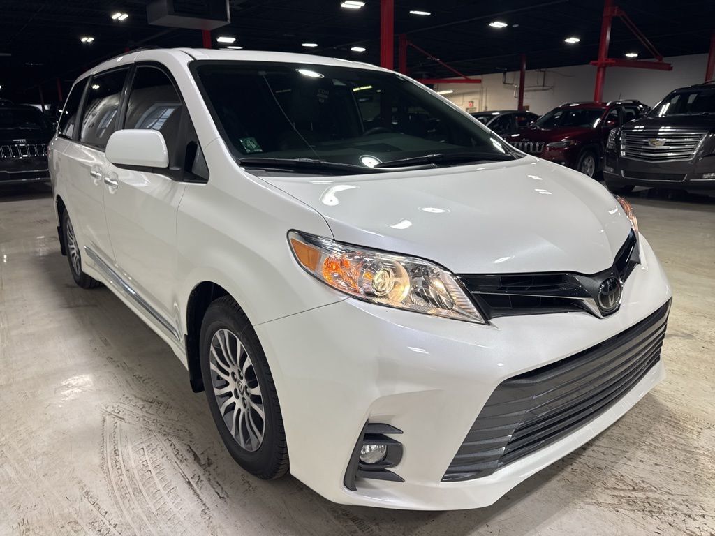 2020 Toyota Sienna XLE Premium FWD 8-Passenger - 22980532 - 7