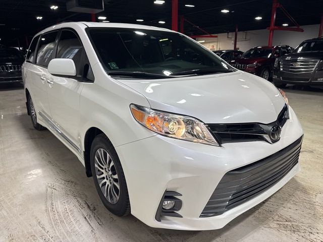 2020 Toyota Sienna XLE Premium FWD 8-Passenger - 22980532 - 7