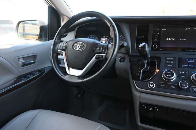 2020 Toyota Sienna XLE Premium FWD 8-Passenger - 22968895 - 23