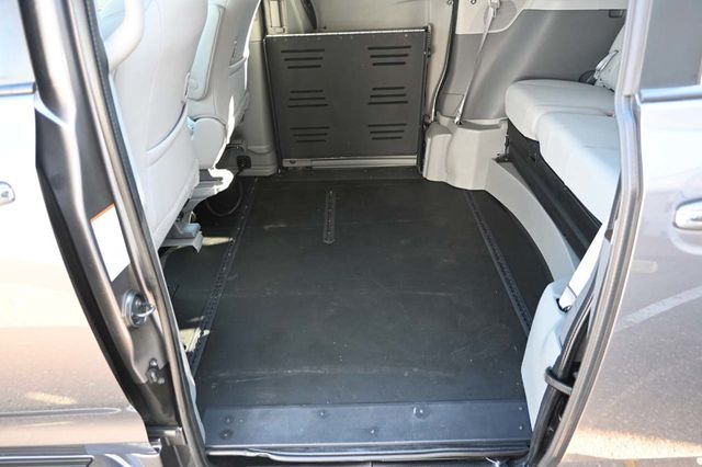 2020 Toyota Sienna XLE Premium FWD 8-Passenger - 22968895 - 27