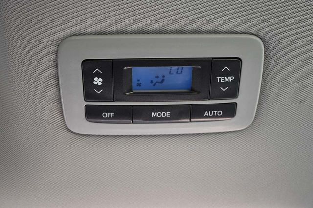 2020 Toyota Sienna XLE Premium FWD 8-Passenger - 22968895 - 28