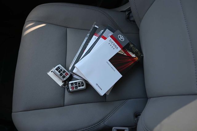 2020 Toyota Sienna XLE Premium FWD 8-Passenger - 22968895 - 37