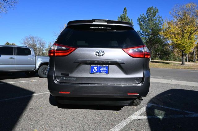 2020 Toyota Sienna XLE Premium FWD 8-Passenger - 22968895 - 6