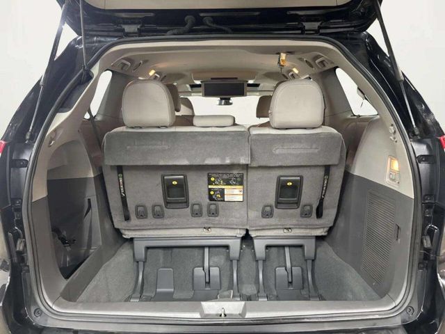 2020 Toyota Sienna XLE Premium FWD 8-Passenger - 22982313 - 15