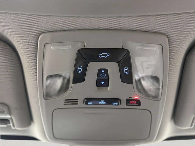 2020 Toyota Sienna XLE Premium FWD 8-Passenger - 22982313 - 24