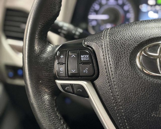 2020 Toyota Sienna XLE Premium FWD 8-Passenger - 22982313 - 33