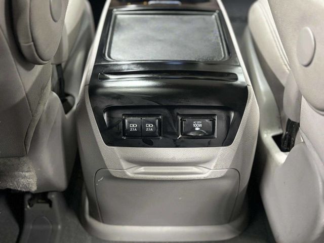 2020 Toyota Sienna XLE Premium FWD 8-Passenger - 22982313 - 40