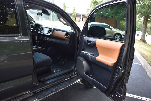 2020 Toyota Tacoma 2WD SR5 Double Cab 5' Bed V6 AT (GS) - 22909979 - 35