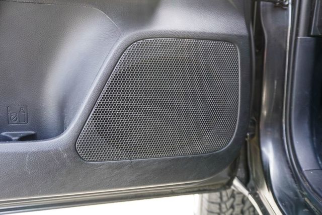 2020 Toyota Tacoma 2WD TRD Sport Double Cab 5' Bed V6 AT (Natl) - 22994190 - 19