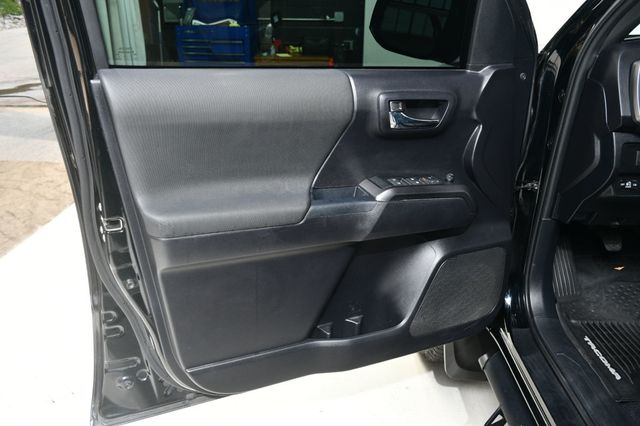 2020 Toyota Tacoma 4WD TRD Off Road Double Cab 5' Bed V6 MT (SE) - 22920048 - 22