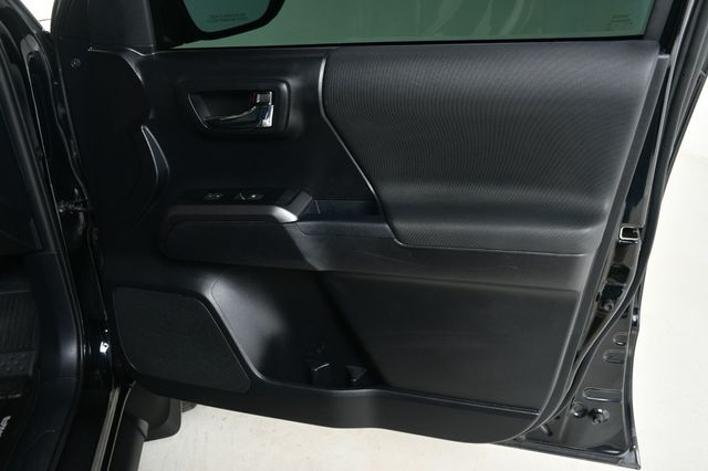 2020 Toyota Tacoma 4WD TRD Off Road Double Cab 5' Bed V6 MT (SE) - 22920048 - 23