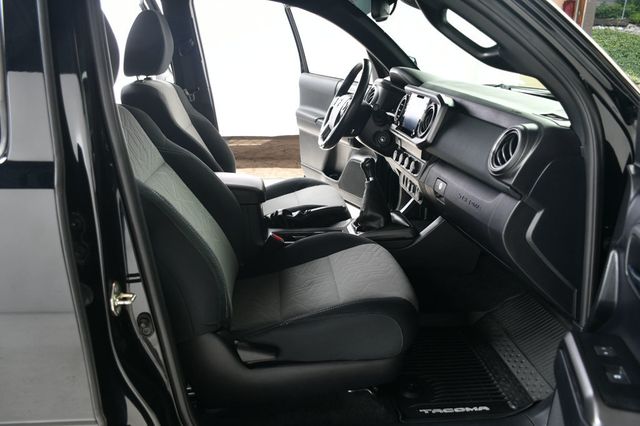 2020 Toyota Tacoma 4WD TRD Off Road Double Cab 5' Bed V6 MT (SE) - 22920048 - 28