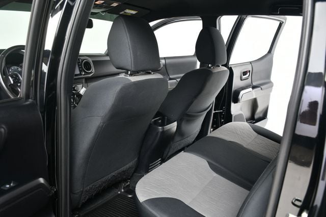 2020 Toyota Tacoma 4WD TRD Off Road Double Cab 5' Bed V6 MT (SE) - 22920048 - 31