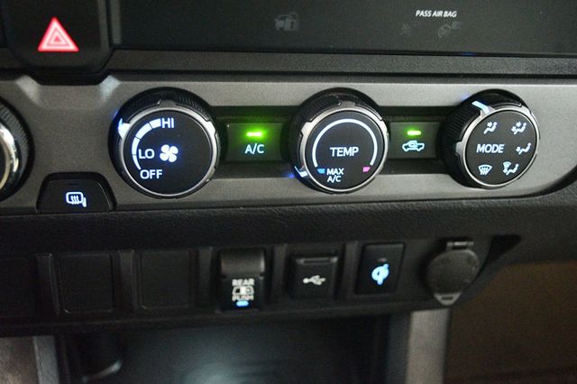 2020 Toyota Tacoma 4WD TRD Off Road Double Cab 5' Bed V6 MT (SE) - 22920048 - 61