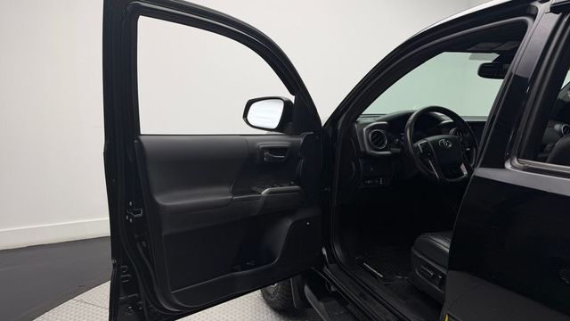 2020 Toyota Tacoma 4WD TRD Sport Double Cab 5' Bed V6 AT (Natl) - 23029535 - 17
