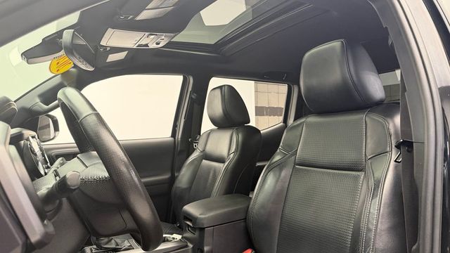 2020 Toyota Tacoma 4WD TRD Sport Double Cab 5' Bed V6 AT (Natl) - 23029535 - 26