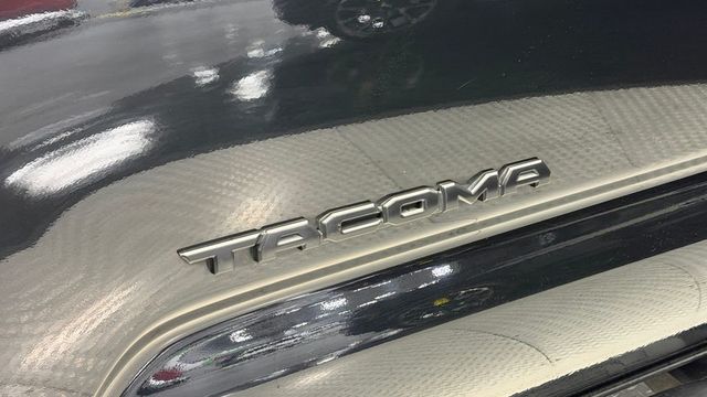 2020 Toyota Tacoma 4WD TRD Sport Double Cab 5' Bed V6 AT (Natl) - 23029535 - 5