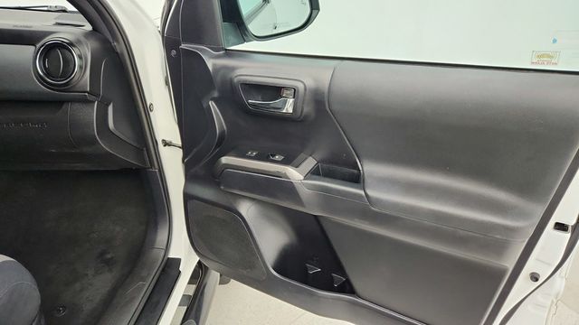 2020 Toyota Tacoma 4WD TRD Sport Double Cab 5' Bed V6 AT (Natl) with Technology Pkg - 22947875 - 25