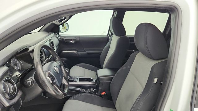 2020 Toyota Tacoma 4WD TRD Sport Double Cab 5' Bed V6 MT (Natl) - 22947875 - 19